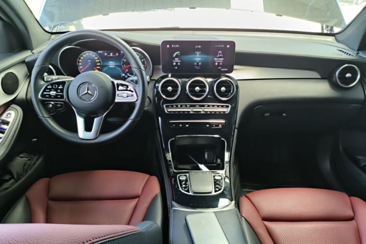 Used Mercedes-Benz GLC Coupe 2020 GLC 260 4MATIC Coupe SUV Center Console