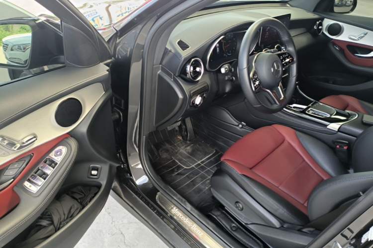 Used Mercedes-Benz GLC Coupe 2020 GLC 260 4MATIC Coupe SUV Driver Seat