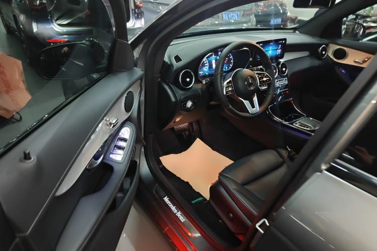 Used Mercedes-Benz GLC Coupe 2020 GLC 260 4MATIC Coupe SUV Driver Seat