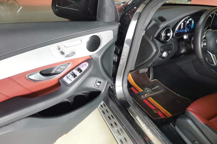 Used Mercedes-Benz GLC Coupe 2020 GLC 260 4MATIC Coupe SUV Driver Seat