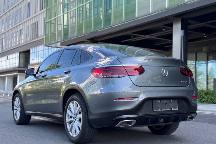 Used Mercedes-Benz GLC Coupe 2020 GLC 260 4MATIC Coupe SUV Exterior 2