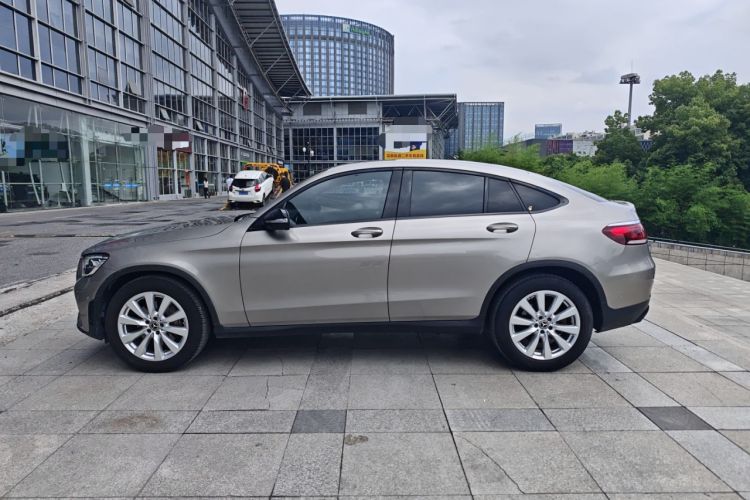 Used Mercedes-Benz GLC Coupe 2020 GLC 260 4MATIC Coupe SUV Exterior 2