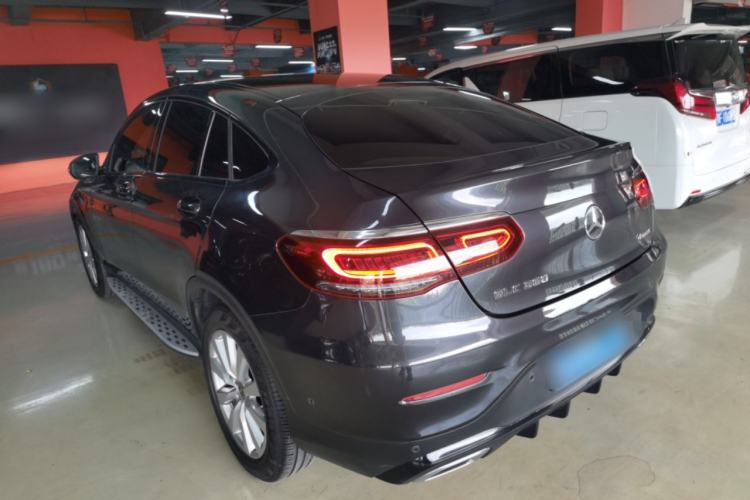 Used Mercedes-Benz GLC Coupe 2020 GLC 260 4MATIC Coupe SUV Exterior 2