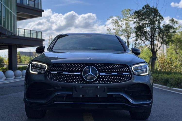 Used Mercedes-Benz GLC Coupe 2020 GLC 260 4MATIC Coupe SUV Exterior 4