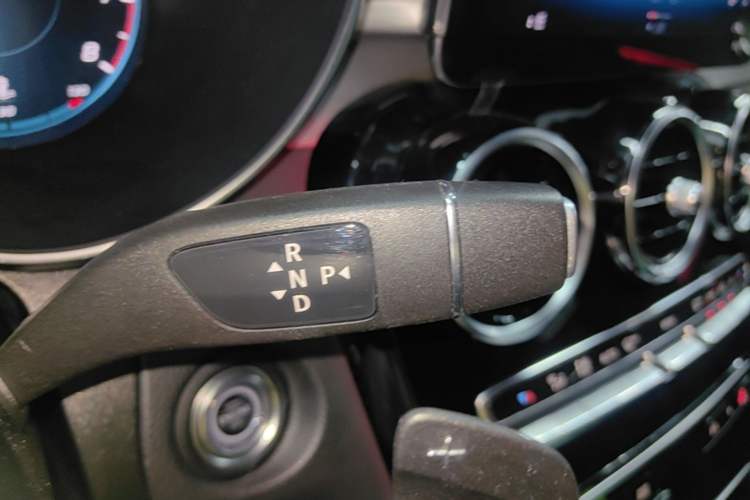 Used Mercedes-Benz GLC Coupe 2020 GLC 260 4MATIC Coupe SUV Gear Lever
