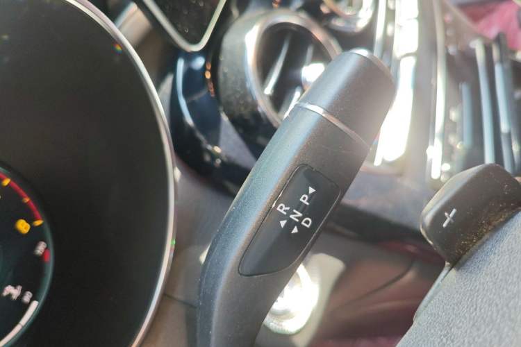 Used Mercedes-Benz GLC Coupe 2020 GLC 260 4MATIC Coupe SUV Gear Lever