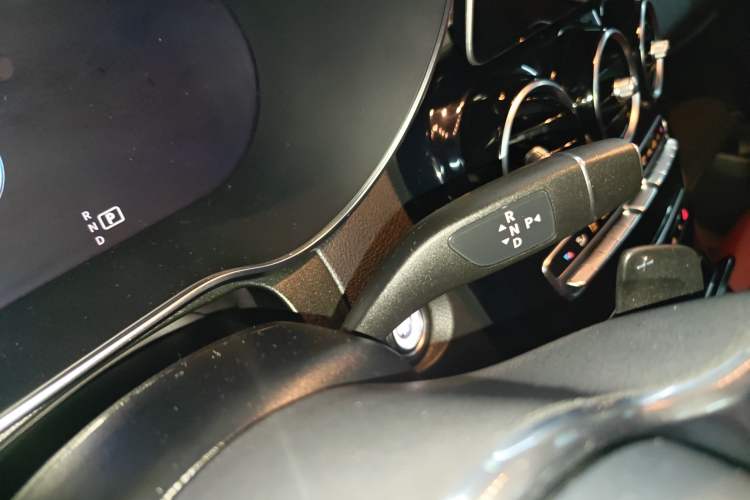 Used Mercedes-Benz GLC Coupe 2020 GLC 260 4MATIC Coupe SUV Gear Lever
