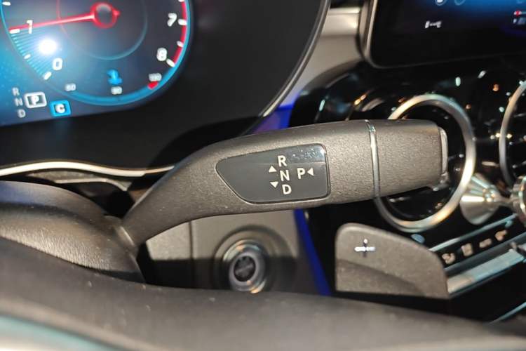 Used Mercedes-Benz GLC Coupe 2020 GLC 260 4MATIC Coupe SUV Gear Lever