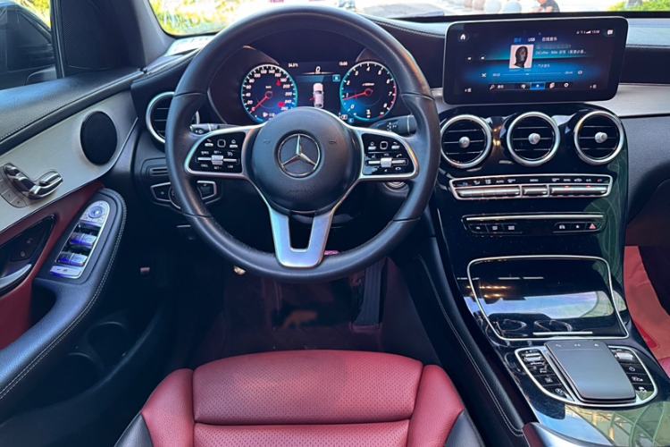 Used Mercedes-Benz GLC Coupe 2020 GLC 260 4MATIC Coupe SUV Interior 2