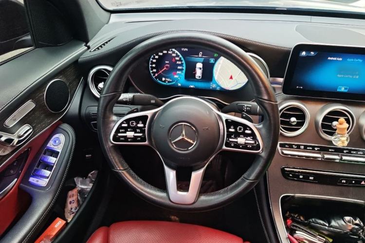 Used Mercedes-Benz GLC Coupe 2020 GLC 300 4MATIC Coupe SUV Interior 2