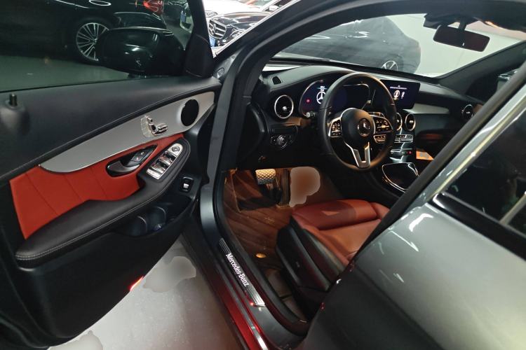 Used Mercedes-Benz GLC Coupe 2020 GLC 260 4MATIC Coupe SUV Interior 3