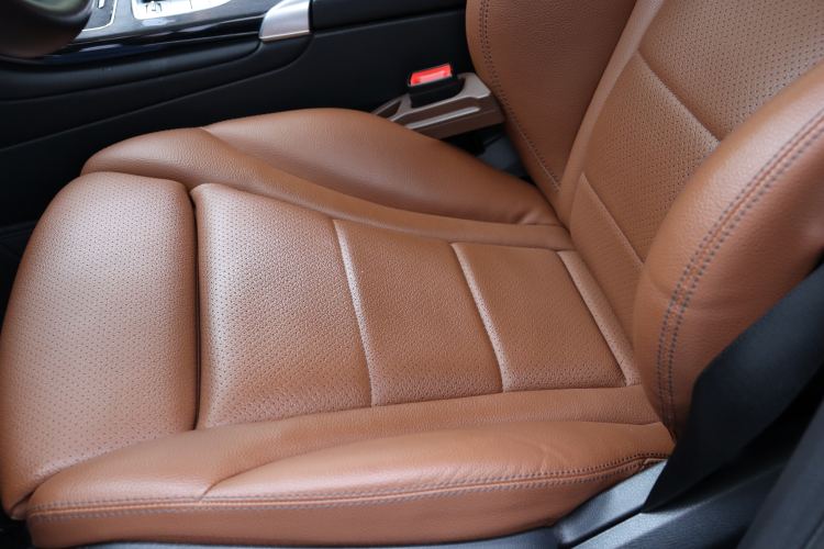 Used Mercedes-Benz GLC Coupe 2020 GLC 260 4MATIC Coupe SUV Interior 6