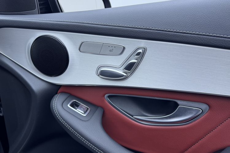 Used Mercedes-Benz GLC Coupe 2020 GLC 260 4MATIC Coupe SUV Interior 6