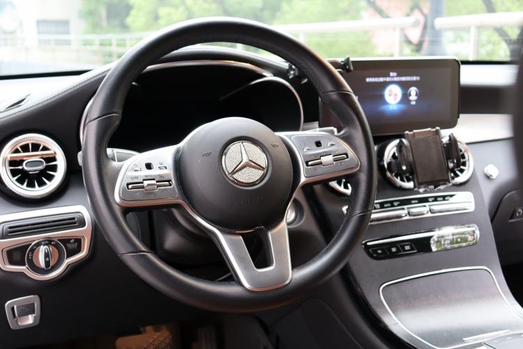 Used Mercedes-Benz GLC Coupe 2020 GLC 260 4MATIC Coupe SUV Interior 8