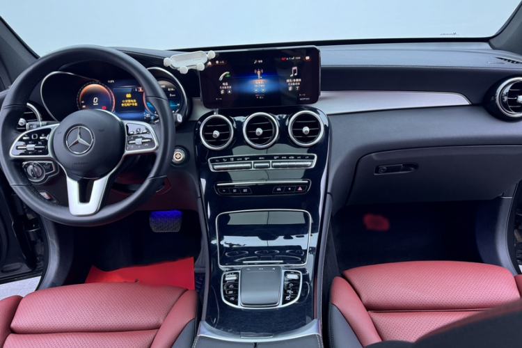Used Mercedes-Benz GLC Coupe 2020 GLC 260 4MATIC Coupe SUV Interior 8