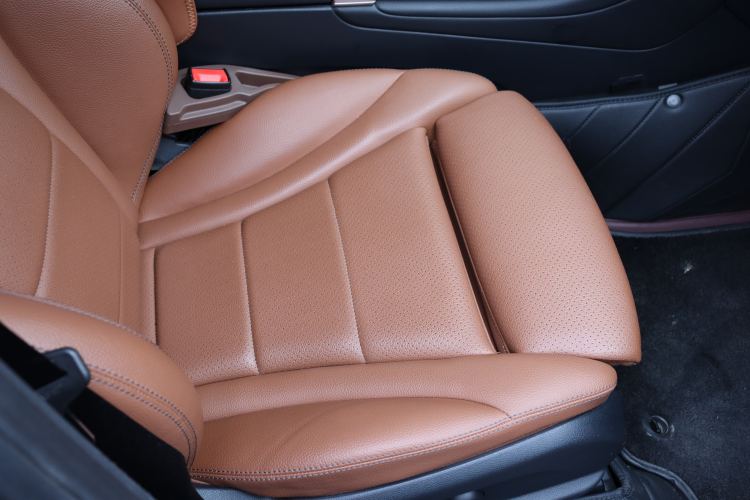 Used Mercedes-Benz GLC Coupe 2020 GLC 260 4MATIC Coupe SUV Interior 9
