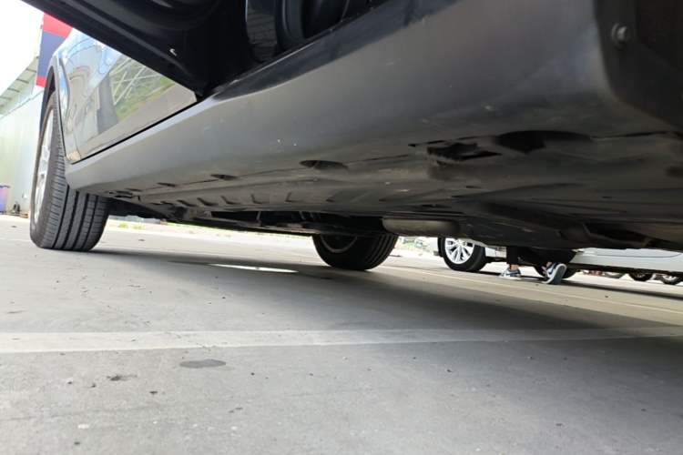 Used Mercedes-Benz GLC Coupe 2020 GLC 260 4MATIC Coupe SUV Left Side Sill