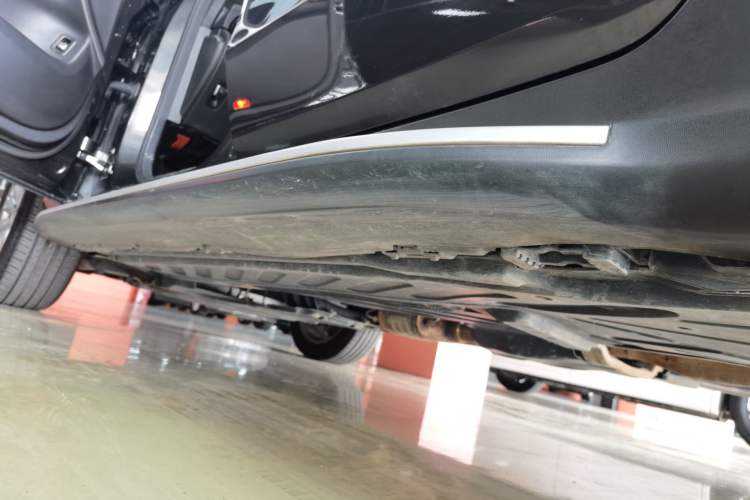 Used Mercedes-Benz GLC Coupe 2020 GLC 260 4MATIC Coupe SUV Left Side Sill