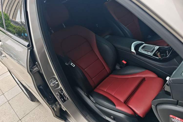 Used Mercedes-Benz GLC Coupe 2020 GLC 260 4MATIC Coupe SUV Right Front Seat