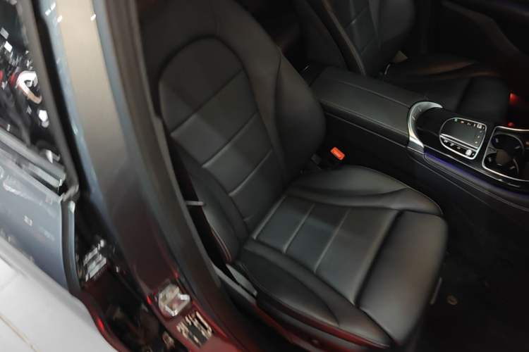 Used Mercedes-Benz GLC Coupe 2020 GLC 260 4MATIC Coupe SUV Right Front Seat