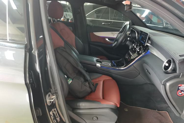 Used Mercedes-Benz GLC Coupe 2020 GLC 260 4MATIC Coupe SUV Right Front Seat