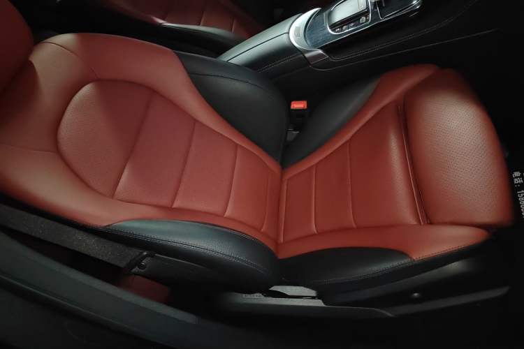 Used Mercedes-Benz GLC Coupe 2020 GLC 260 4MATIC Coupe SUV Right Front Seat