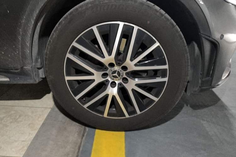Used Mercedes-Benz GLC Coupe 2020 GLC 300 4MATIC Coupe SUV Right Front Wheel Hub