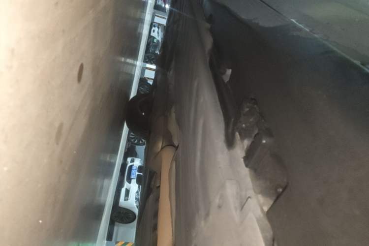 Used Mercedes-Benz GLC Coupe 2020 GLC 260 4MATIC Coupe SUV Right Side Sill