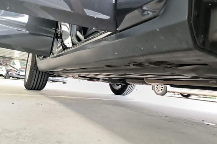 Used Mercedes-Benz GLC Coupe 2020 GLC 260 4MATIC Coupe SUV Right Side Sill