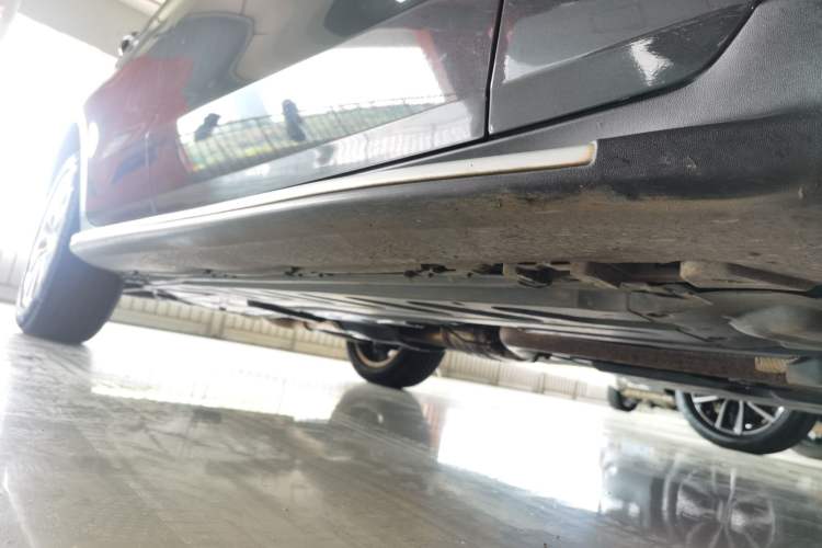 Used Mercedes-Benz GLC Coupe 2020 GLC 260 4MATIC Coupe SUV Right Side Sill
