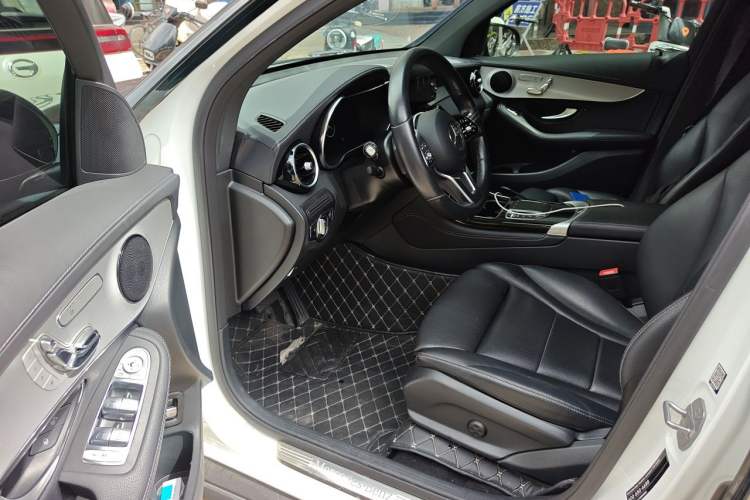 Used Mercedes-Benz GLC Coupe 2020 GLC 260 4MATIC Coupe SUV Driver Seat