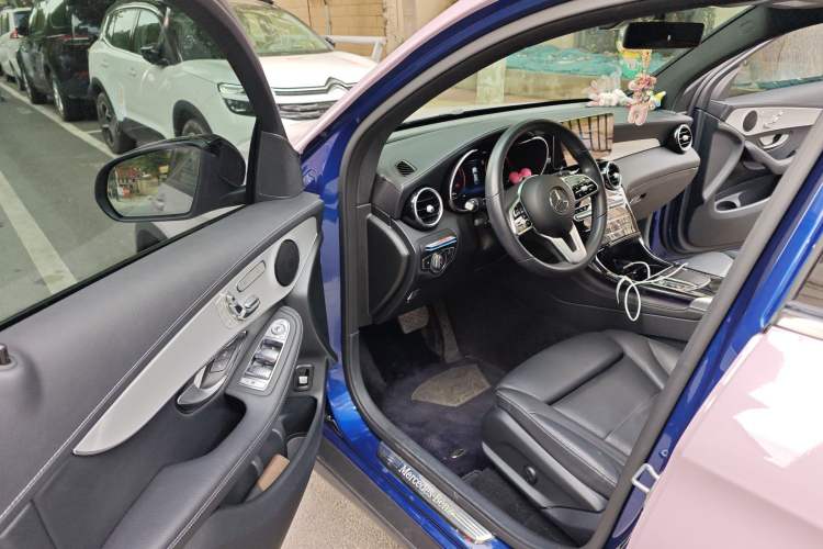 Used Mercedes-Benz GLC Coupe 2020 GLC 260 4MATIC Coupe SUV Driver Seat