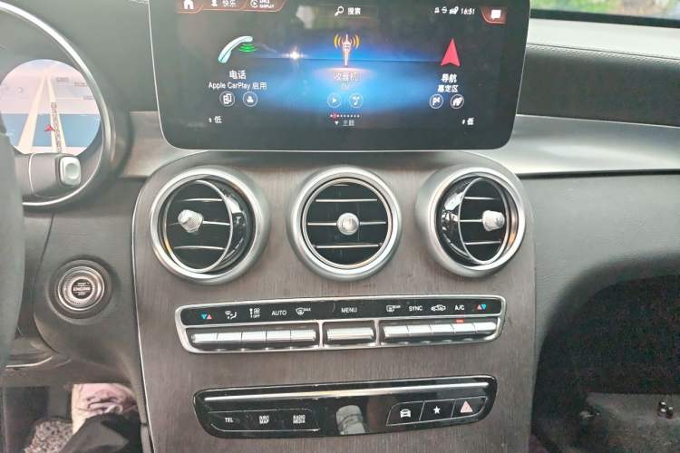Used Mercedes-Benz GLC Coupe 2020 GLC 300 4MATIC Coupe SUV Audio And AC Panel