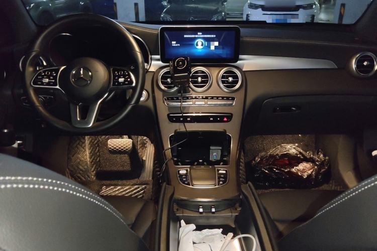 Used Mercedes-Benz GLC Coupe 2020 GLC 300 4MATIC Coupe SUV Center Console