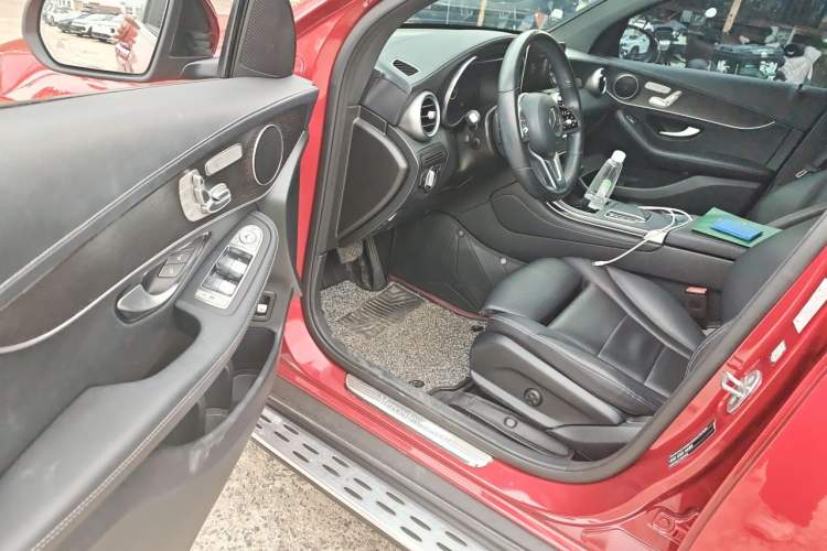 Used Mercedes-Benz GLC Coupe 2020 GLC 300 4MATIC Coupe SUV Driver Seat