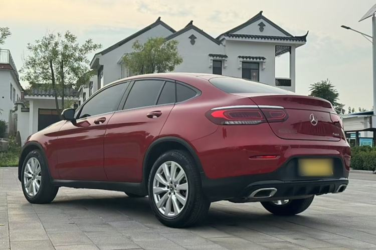 Used Mercedes-Benz GLC Coupe 2020 GLC 260 4MATIC Coupe SUV Exterior 2
