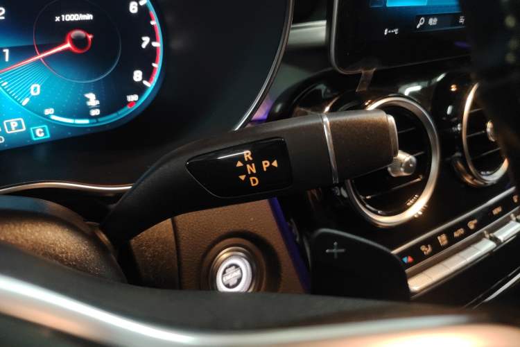 Used Mercedes-Benz GLC Coupe 2020 GLC 260 4MATIC Coupe SUV Gear Lever