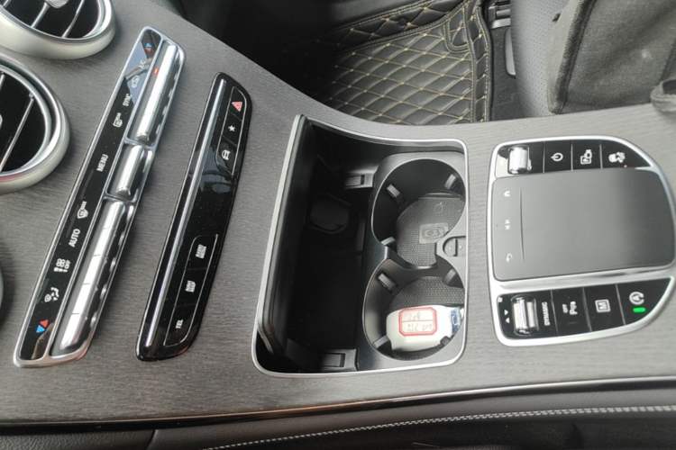 Used Mercedes-Benz GLC Coupe 2020 GLC 300 4MATIC Coupe SUV Gear Lever