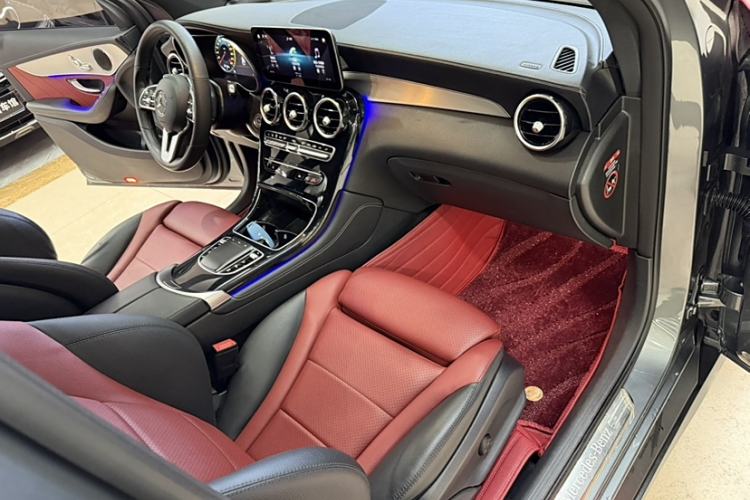 Used Mercedes-Benz GLC Coupe 2020 GLC 260 4MATIC Coupe SUV Interior 10