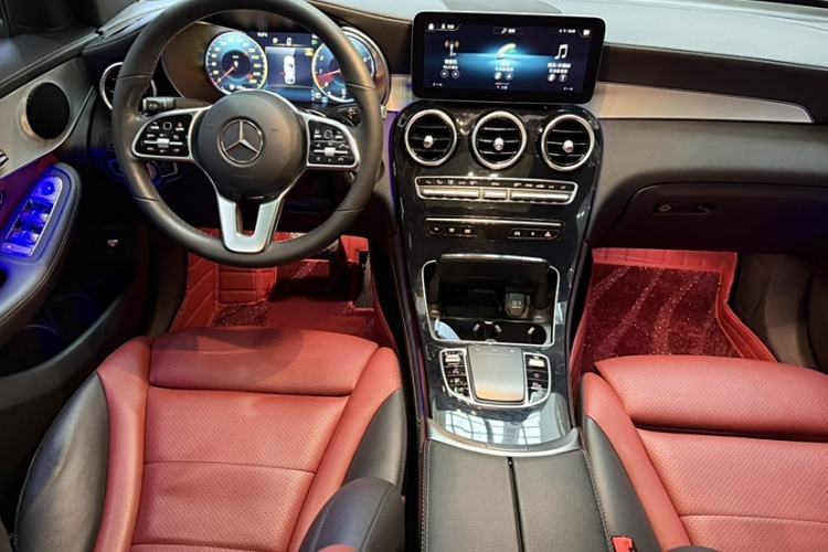 Used Mercedes-Benz GLC Coupe 2020 GLC 260 4MATIC Coupe SUV Interior 2
