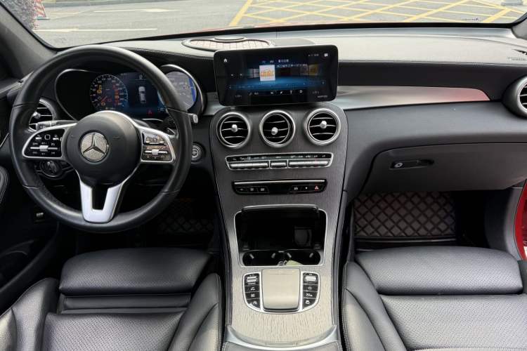 Used Mercedes-Benz GLC Coupe 2020 GLC 300 4MATIC Coupe SUV Interior 2