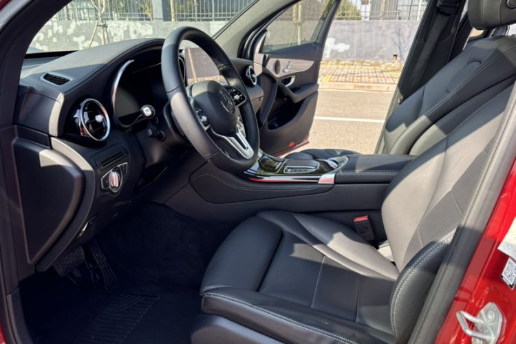 Used Mercedes-Benz GLC Coupe 2020 GLC 260 4MATIC Coupe SUV Interior 2