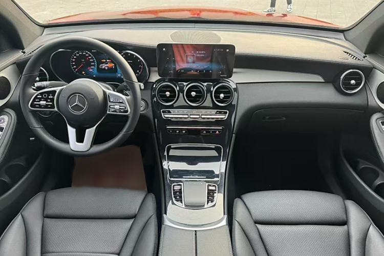 Used Mercedes-Benz GLC Coupe 2020 GLC 260 4MATIC Coupe SUV Interior 2