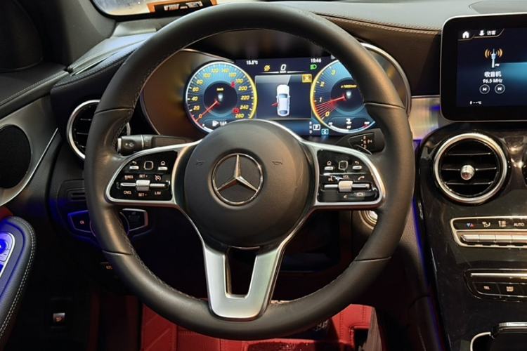 Used Mercedes-Benz GLC Coupe 2020 GLC 260 4MATIC Coupe SUV Interior 4