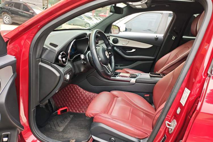 Used Mercedes-Benz GLC Coupe 2020 GLC 260 4MATIC Coupe SUV Left Front Seat