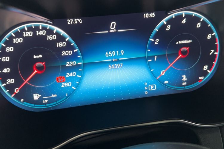 Used Mercedes-Benz GLC Coupe 2020 GLC 260 4MATIC Coupe SUV Odometer Close Up