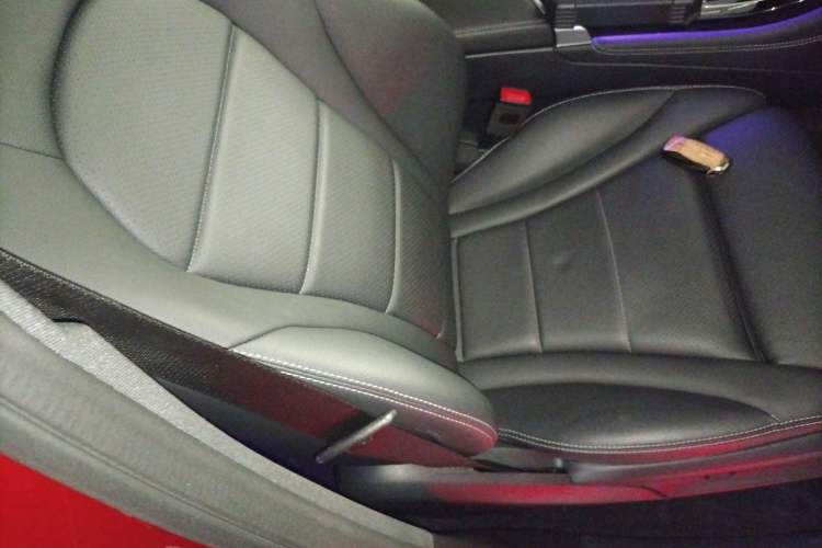 Used Mercedes-Benz GLC Coupe 2020 GLC 260 4MATIC Coupe SUV Right Front Seat