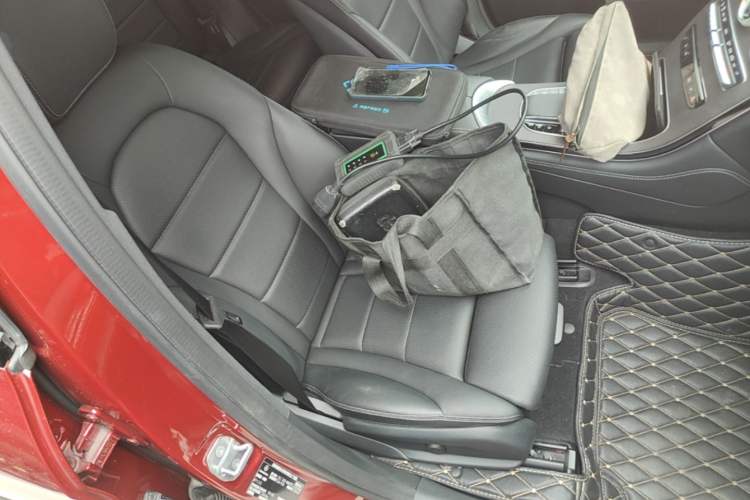 Used Mercedes-Benz GLC Coupe 2020 GLC 300 4MATIC Coupe SUV Right Front Seat