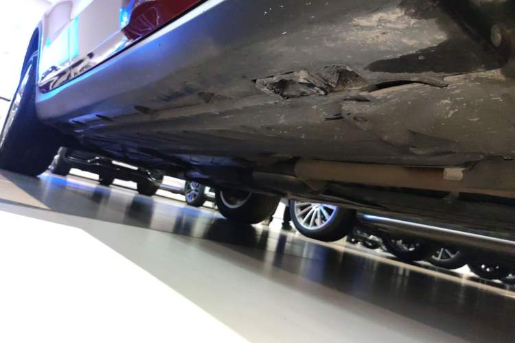 Used Mercedes-Benz GLC Coupe 2020 GLC 260 4MATIC Coupe SUV Right Side Sill