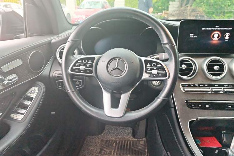 Used Mercedes-Benz GLC Coupe 2020 GLC 300 4MATIC Coupe SUV Steering Wheel